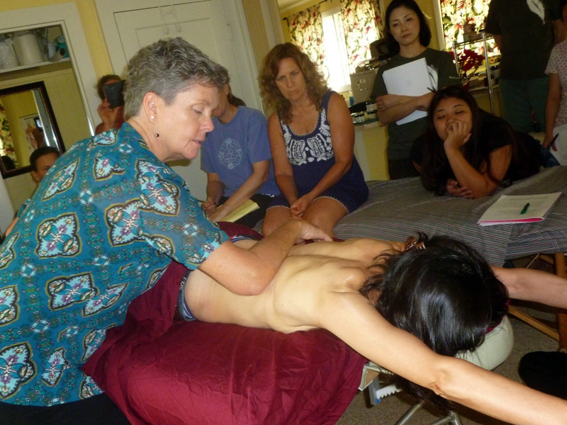 Mana Lomi massage workshop demo